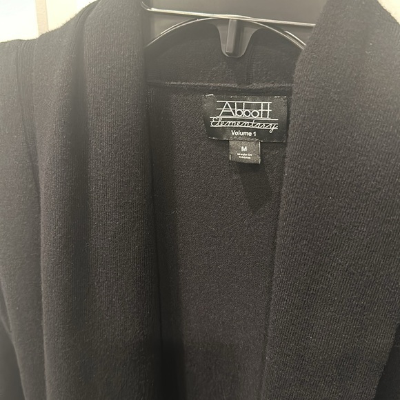 Abbott Elementary, black cardigan sweater size medium - Picture 3 of 6